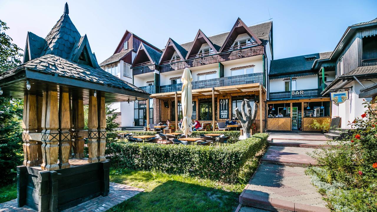 Pensiunea Belvedere Targu Neamt ภายนอก รูปภาพ