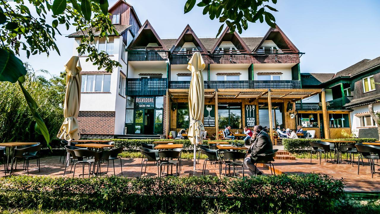 Pensiunea Belvedere Targu Neamt ภายนอก รูปภาพ